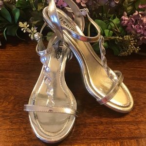 Unlisted Silver Dress Sandals size 6 med